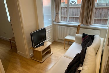 5 bed house, Raddlebarn Road, Selly Park, Birmingham, B296HQ - Image 2